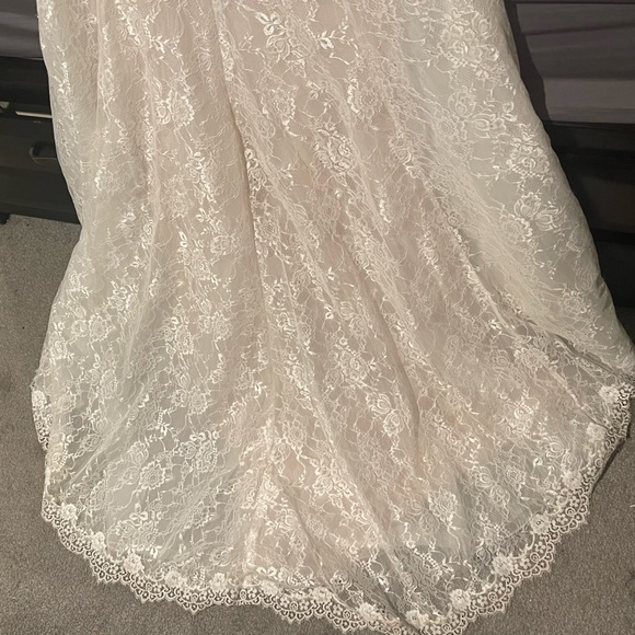 Maggie Sottero Dahlia - Picture 6 of 10